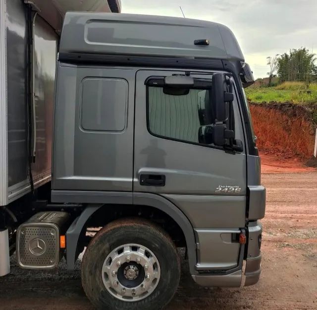 Mb atego 2426 ano 2014 - Foto 3