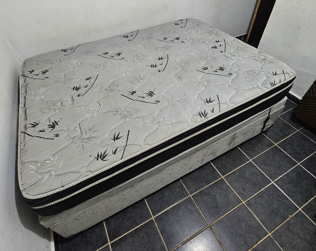 Cama de casal Baú Box