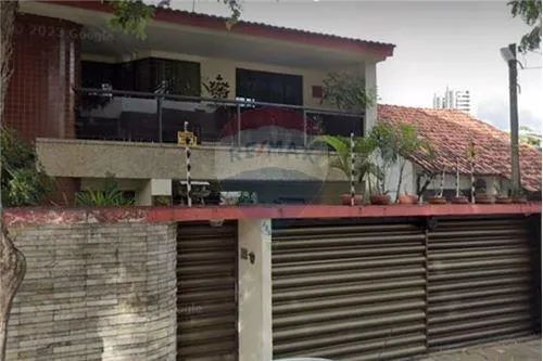 LINDA CASA A VENDA NO ESPINHEIRO