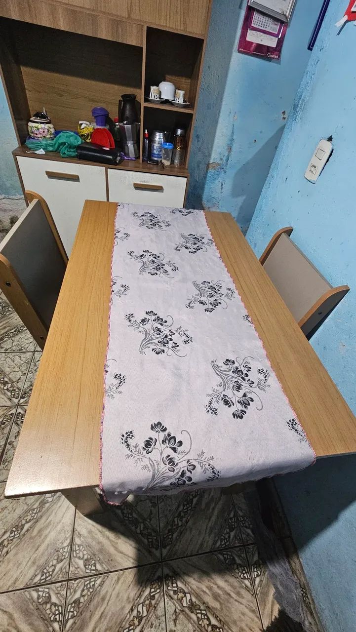 Mesa com 4 cadeiras - Foto 2