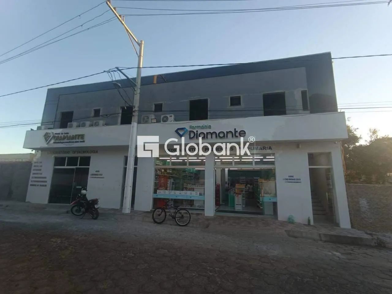 kitnet com 1 quarto, 27,57m² no centro de Jequitaí.