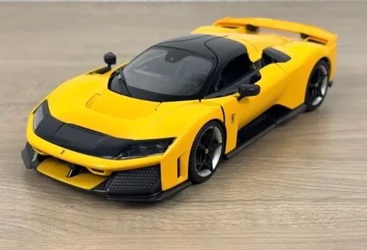 Vendo Ferrari F80 amarela Bburago 1:24 caixa 