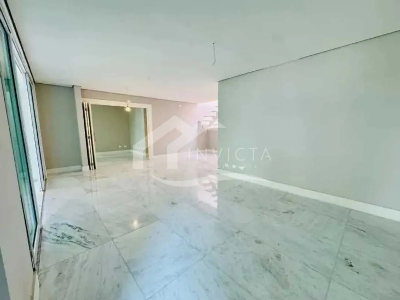 MARAVILHOSA COBERTURA DUPLEX PRÓXIMO A LAGOA - Foto 5