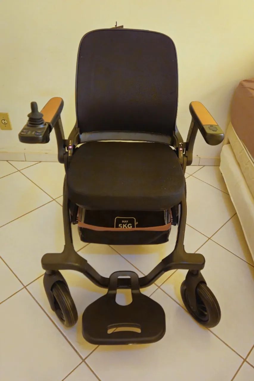 Cadeira Motorizada PowerLite Slim cor preta