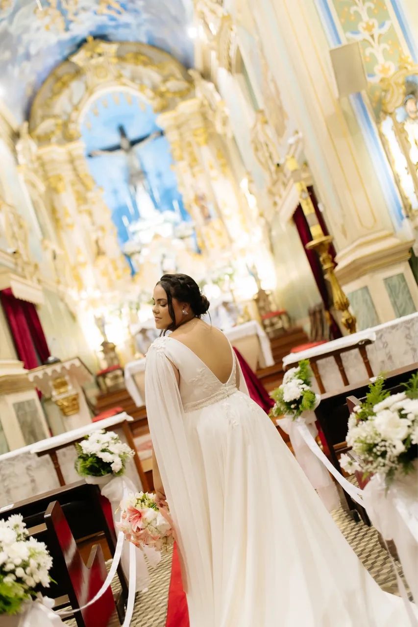 Vestido de noiva com capa  - Foto 4