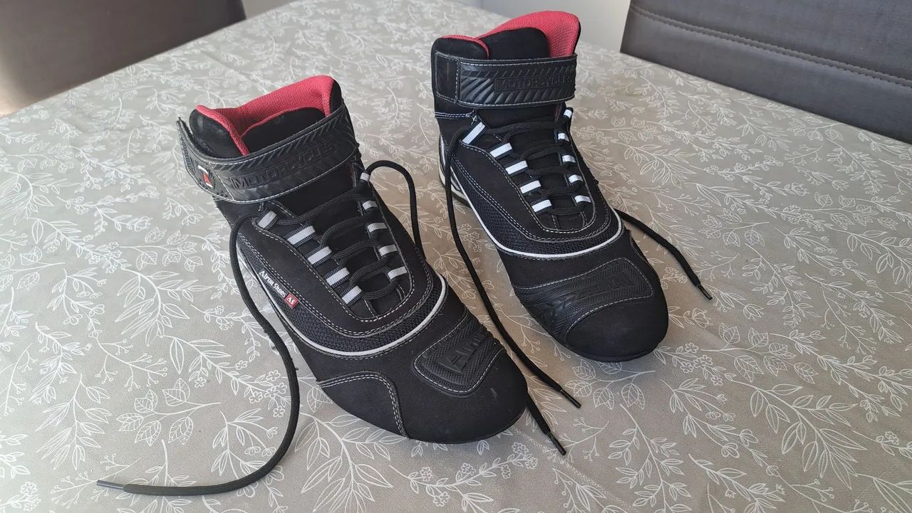 Bota piloto Atron 42 