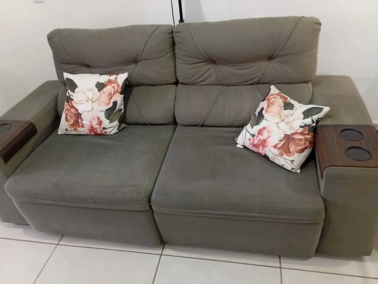 Sofá dois lugares 