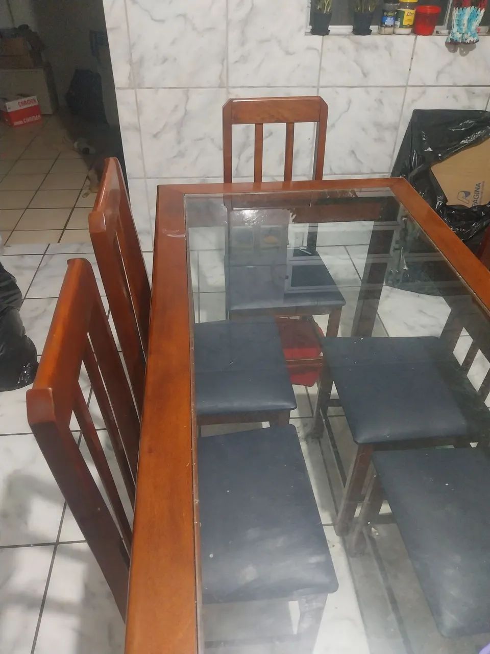 Mesa 6 cadeiras madeira e vidro - Foto 2