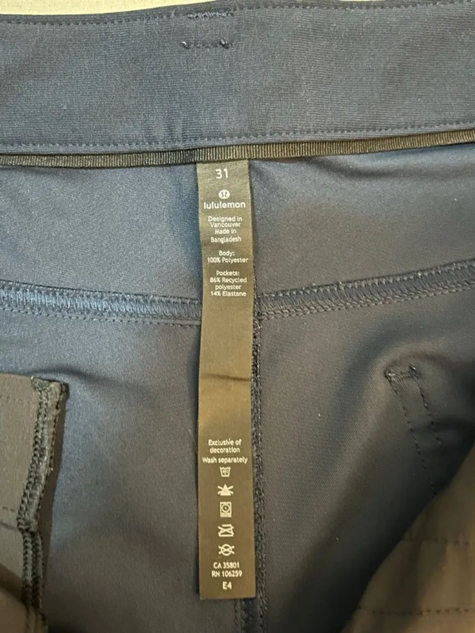 calça lululemon slim fit azul marinho - Foto 3