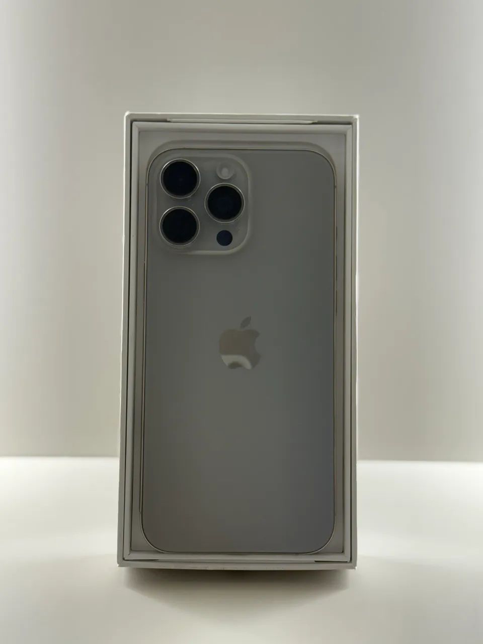 iPhone 16 Pro Max 256GB  - Foto 2