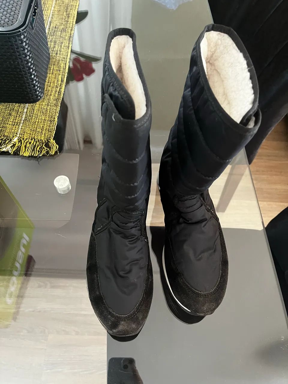 Bota cano médio pelúcia  - Foto 3