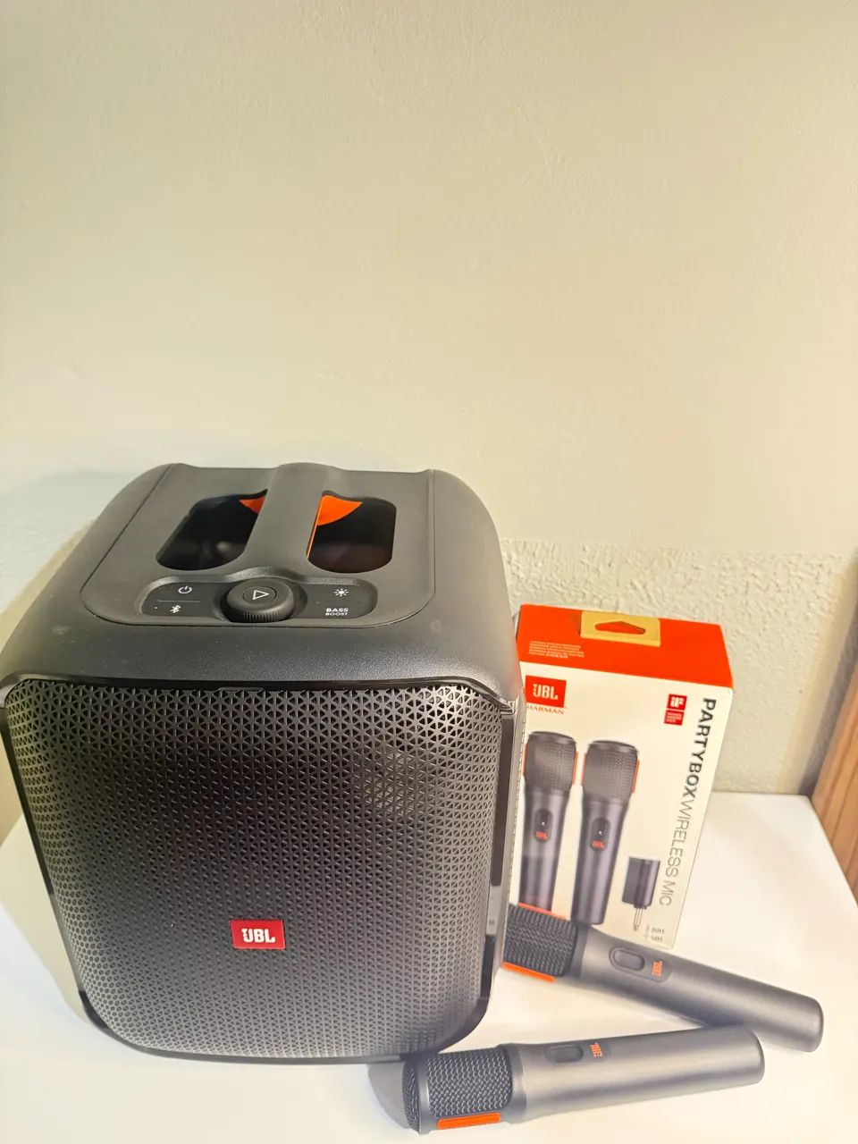 Caixa JBL com microfone  - Foto 3