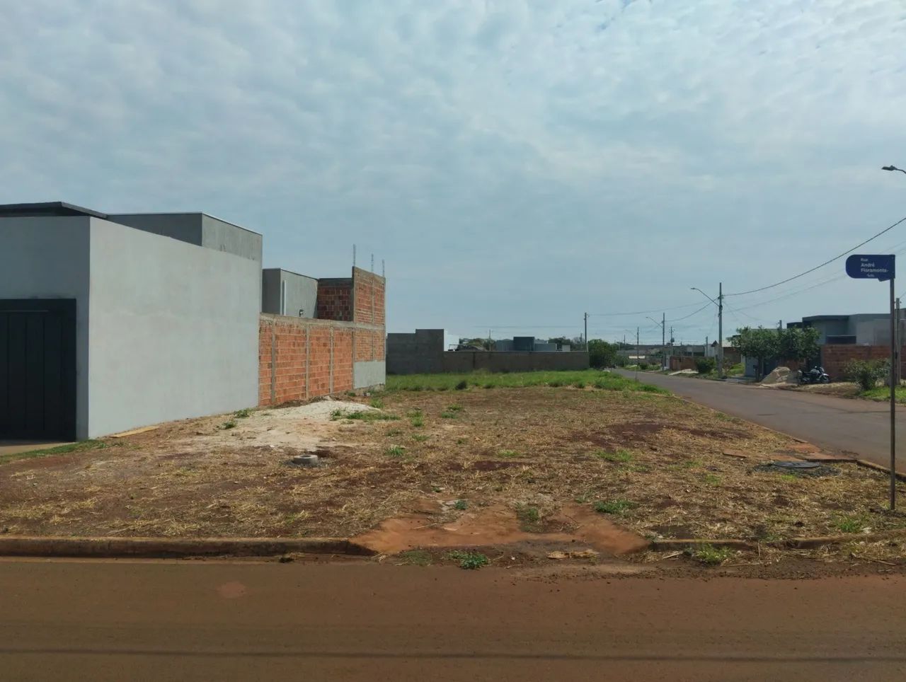 Vendo ou troco terreno de esquina n *