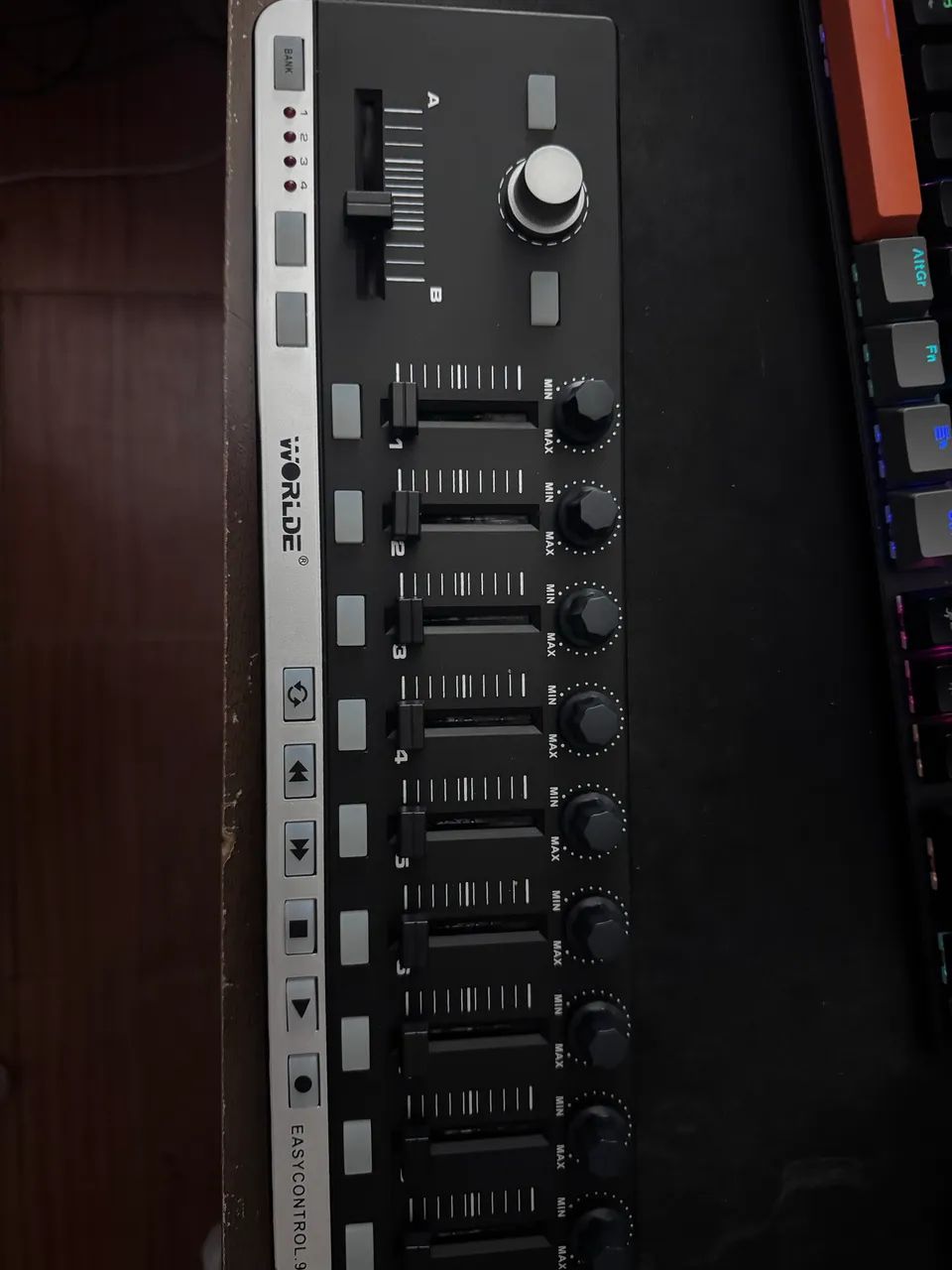 Controlador Midi Easycontrol 9 - Foto 4