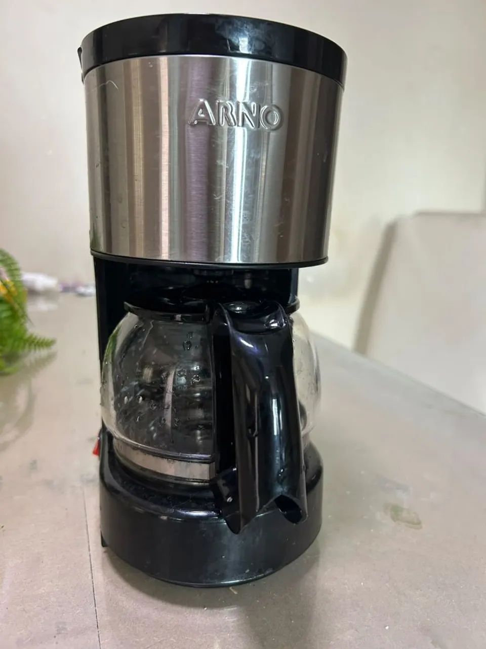 Cafeteira e eletroe e móveis 