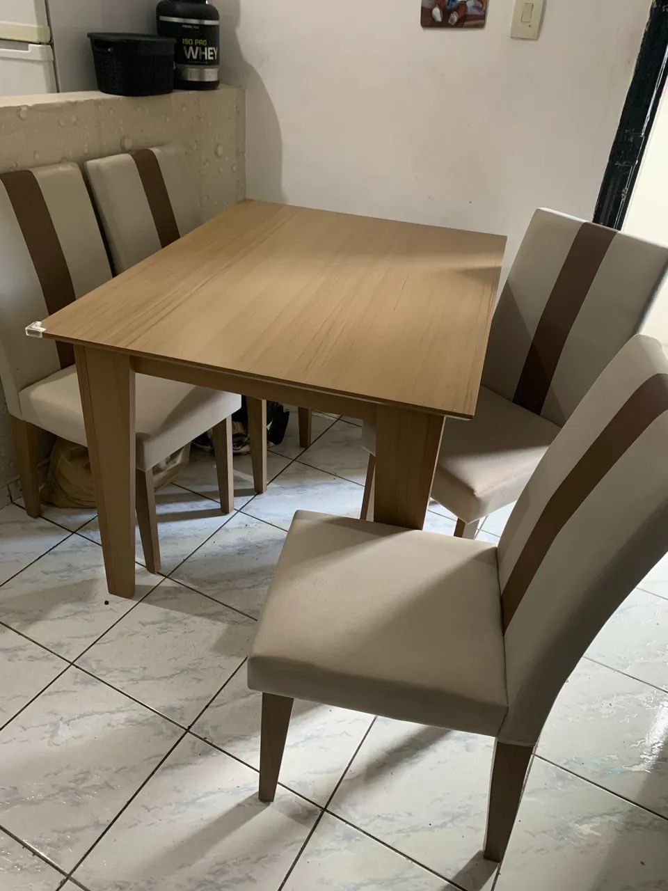 Mesa 4 cadeiras 