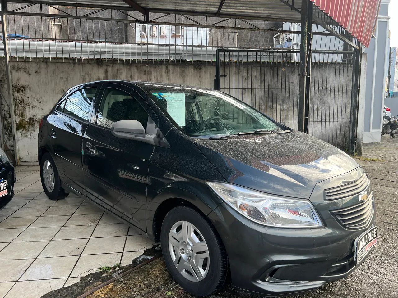 Chevrolet Onix ONIX HATCH Joy 1.0 8V Flex 5p Mec. 2018