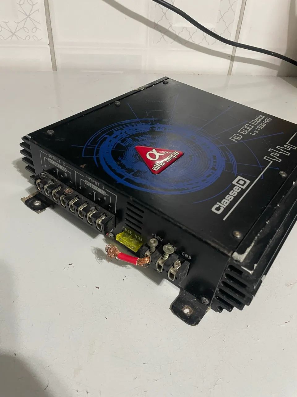 Módulo som automotivo 600x4 com detalhe 