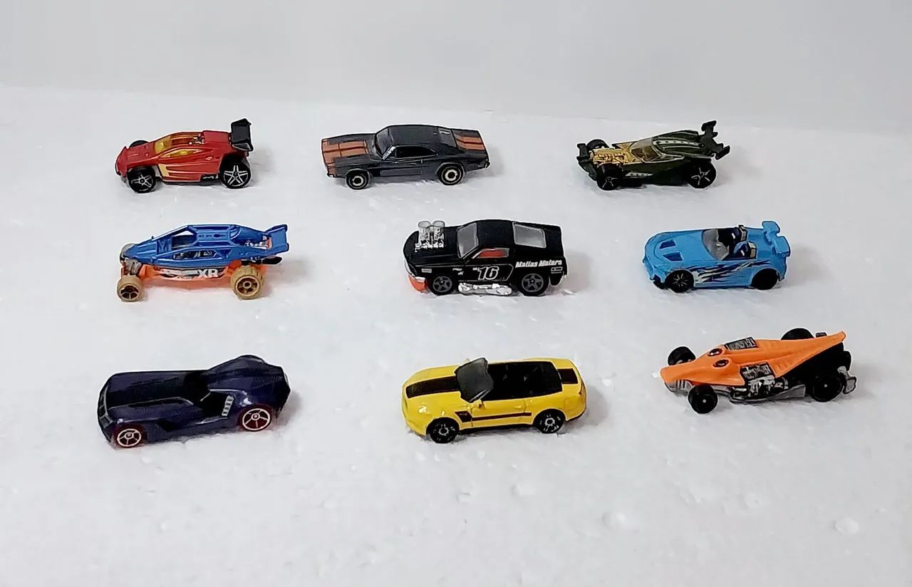 9 miniaturas HotWheels.  Brinquedos  - Foto 3