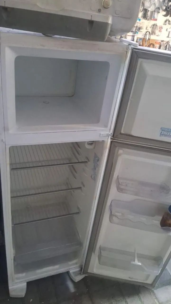 Geladeira Electrolux Duplex 260LITROS DC35A