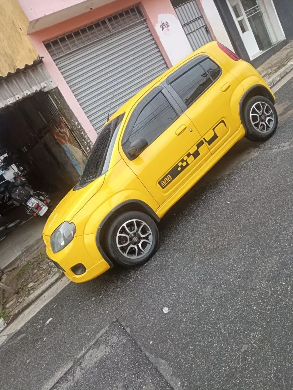 Fiat Uno Sporting 1.4 EVO Fire Flex 8V 4P 2012 - Foto 3