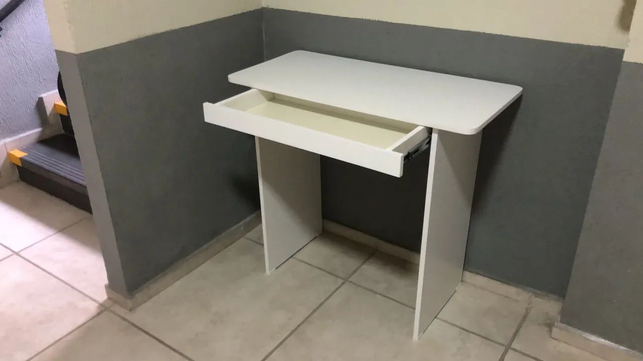 Vende-se ua mesa de computador - Foto 2