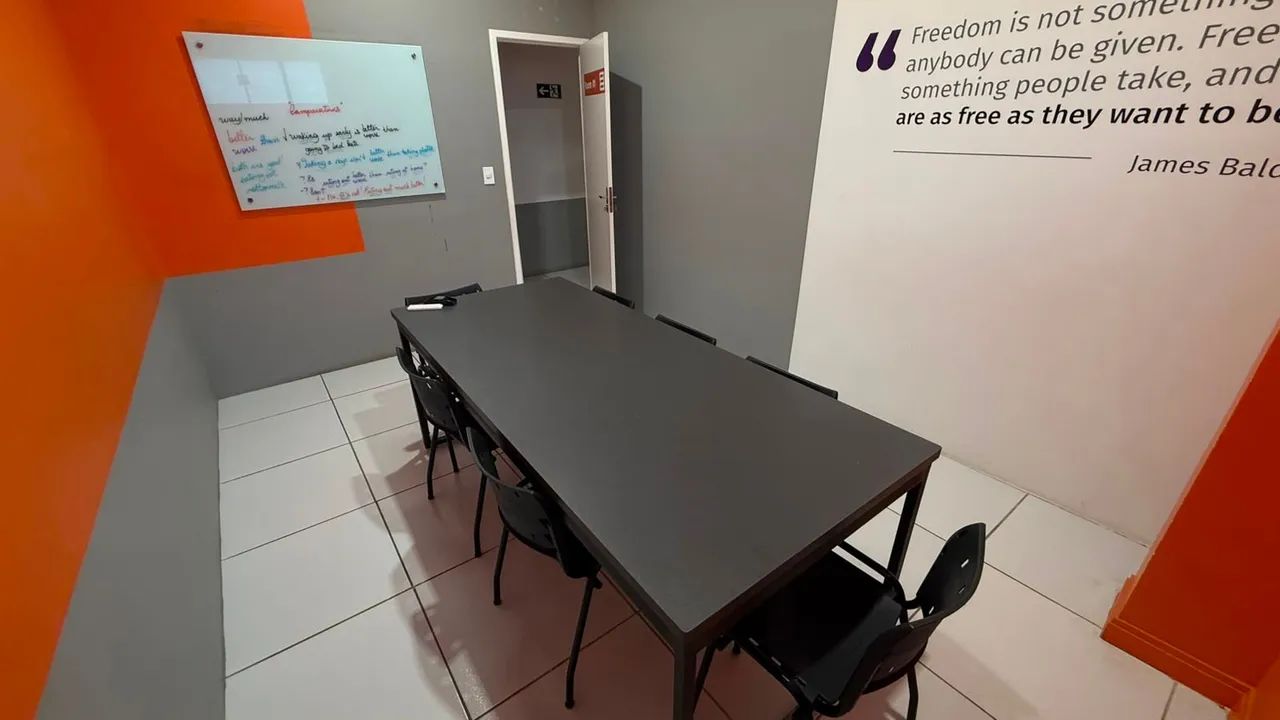 Mesa de 6 a 7 cadeiras 