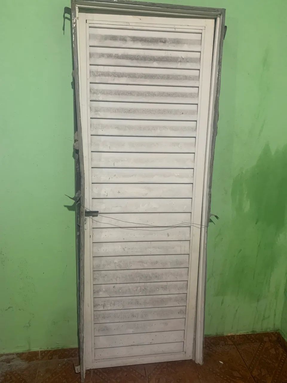 3 portas  e 3 janelas 