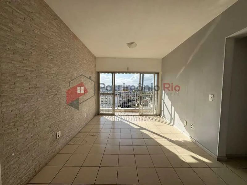 Apartamento 2 quartos com varanda e piscina