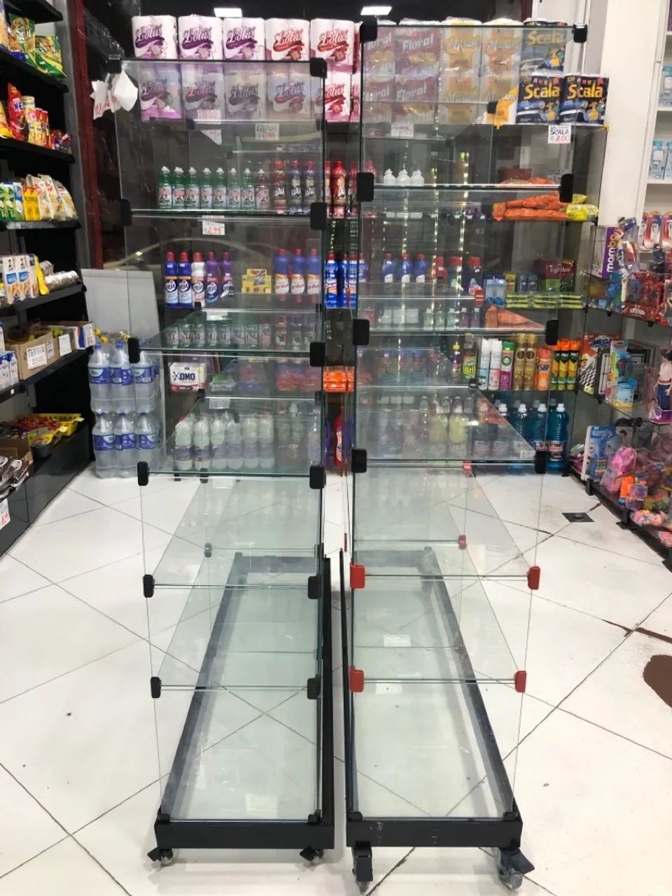 Vitrine prateleira de vidro com rodinhas  - Foto 4