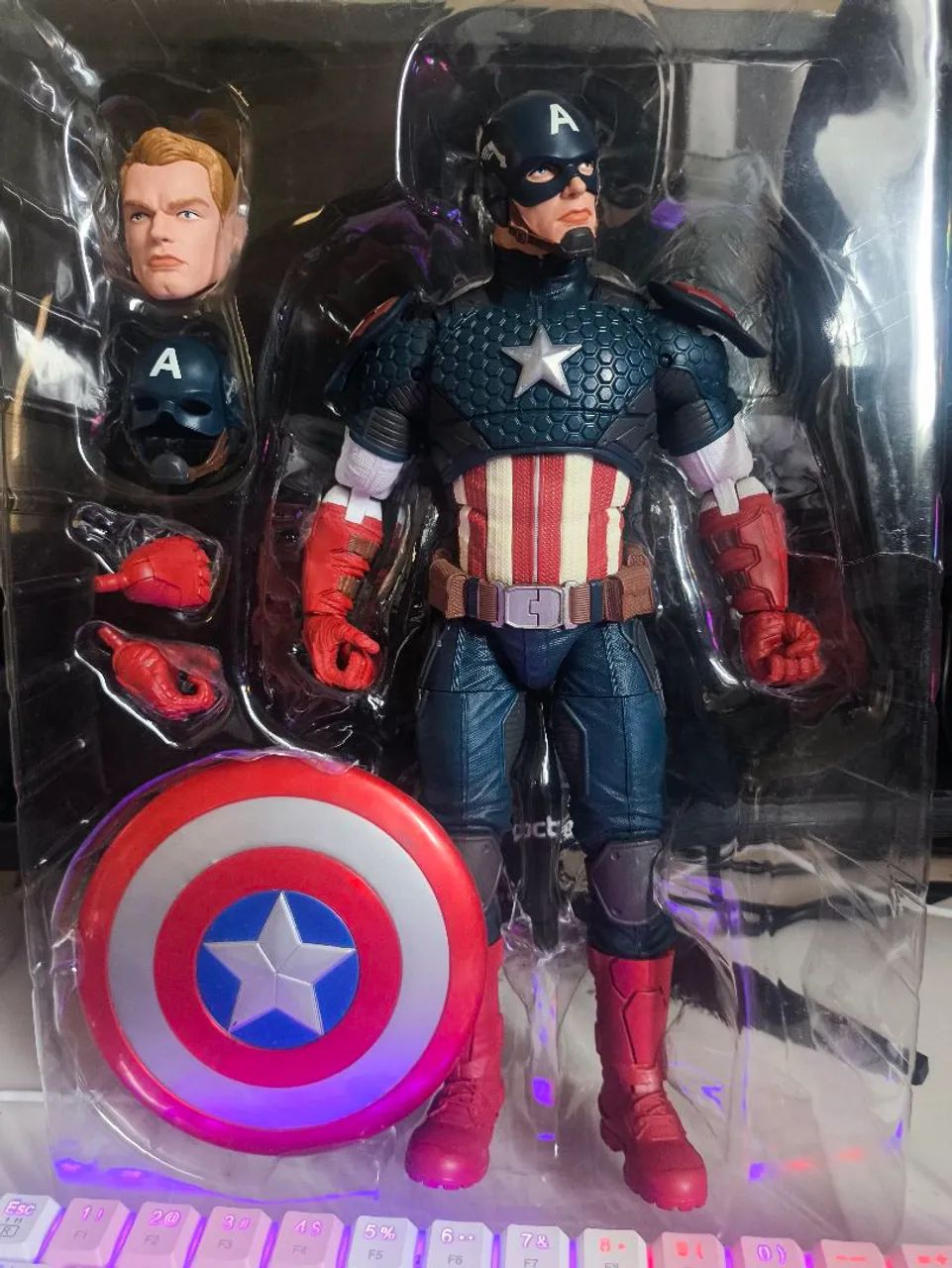 Capitão América Marvel legends  - Foto 3