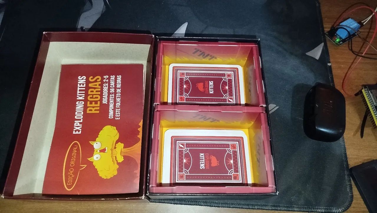 Exploding kittens jogo de cartas - Foto 2