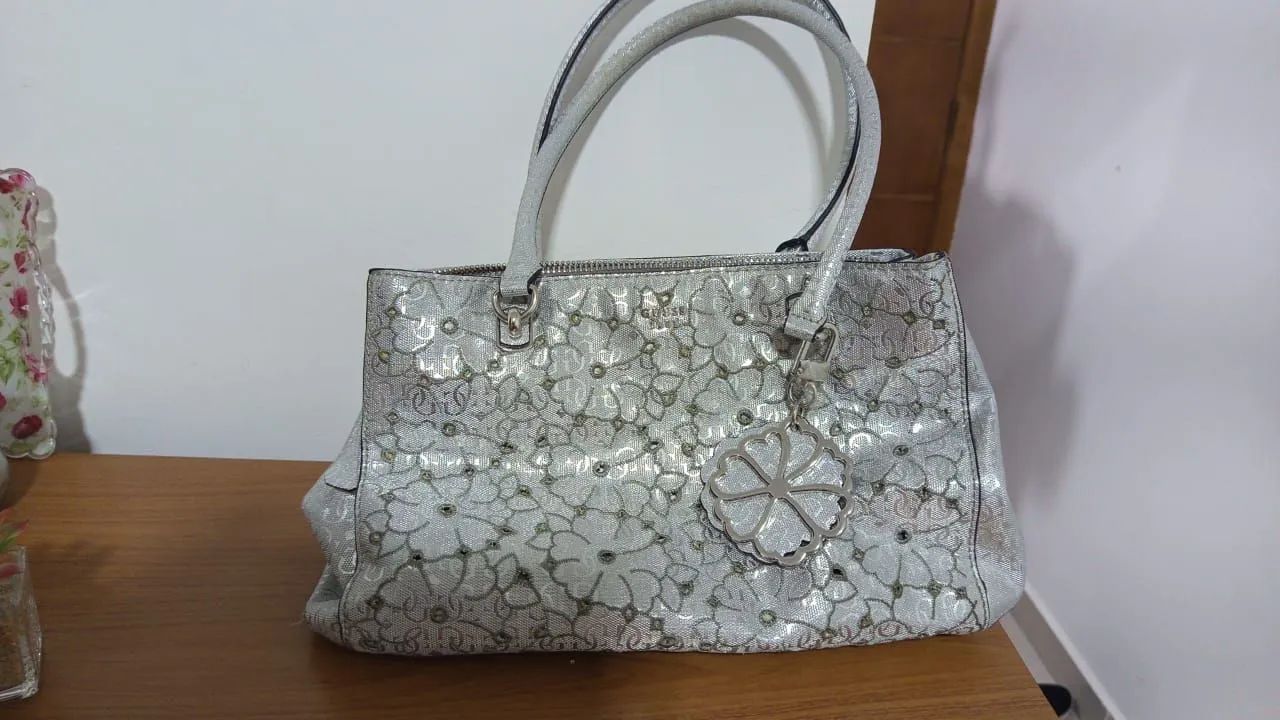 Bolsa Guess original nunca usada 