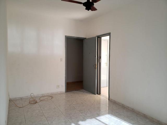 Apartamento 2 Quartos muito bem localizado Largo do Bicão na Vila da Penha - Foto 3
