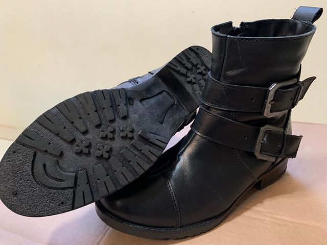 bota de motoqueiro feminina