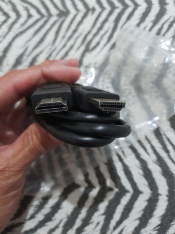 Cabo HDMI está novo nunca foi usado valor 25 reais faço entrega - Foto 2