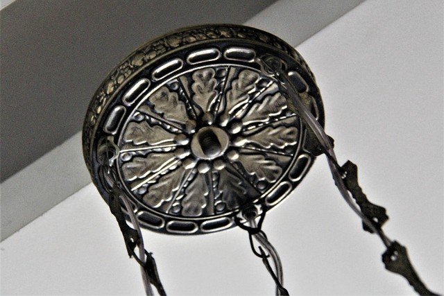 Lustre Classico com 3 Globos de Vidro e Metais Ouro Velho - Anos 60 - Foto 2