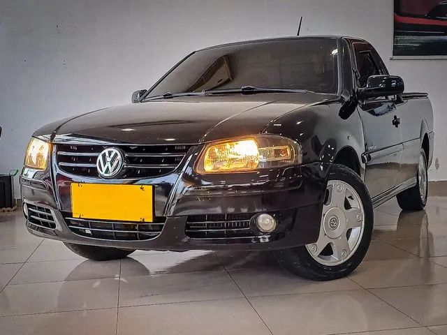 VOLKSWAGEN - SAVEIRO - 2006/2007 - Prata - R$ 37.500,00 - Veículos & Cia