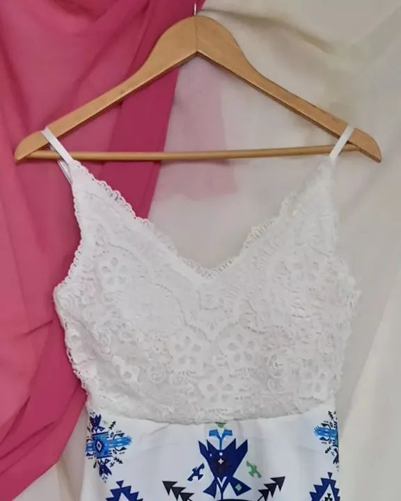 Vestido Étnico em Tecido Acetinado e Renda c/Bojo - Foto 5