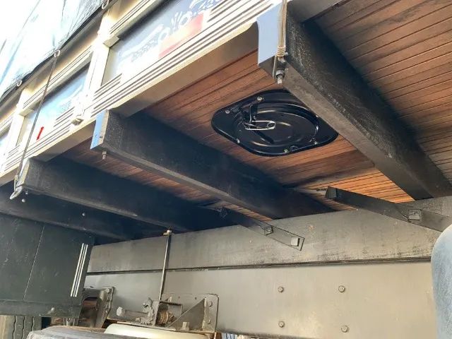 Vw 24220 Worker carroceria granel ano 2011 316700Km R$ 285.000,00av - Foto 7