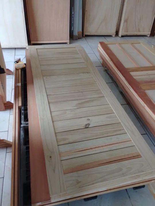 Folha de porta Negativada de Pinus tratado 2.10x80