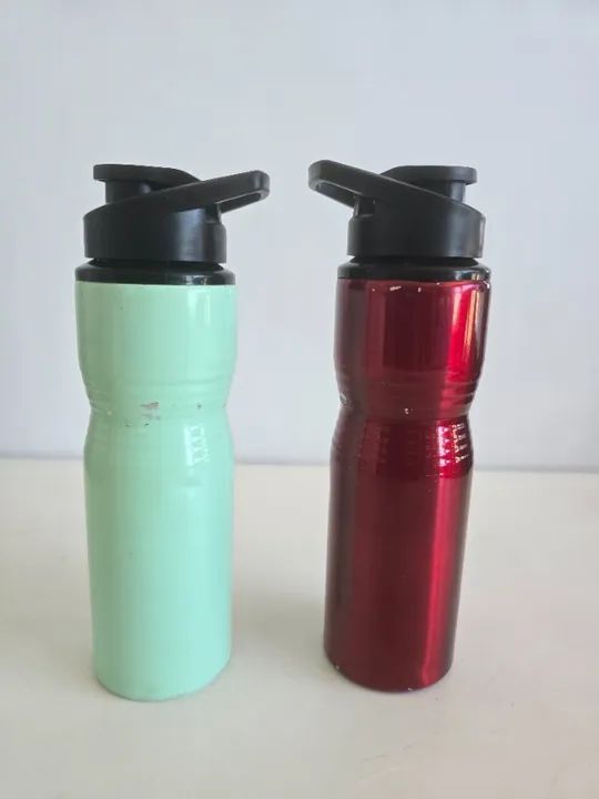 Duas Garrafas Squeeze de Alumínio 750ml (USADAS)