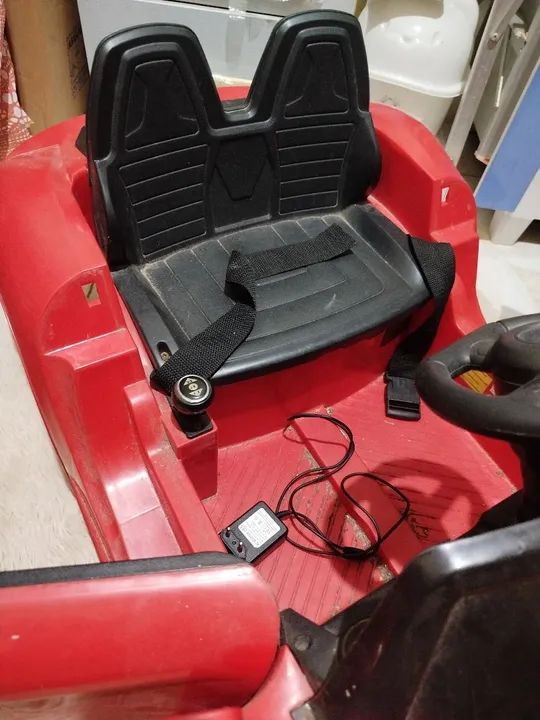Carrinho Elétrico Infantil Vermelho com controle remoto funcionando direitinho. - Foto 6
