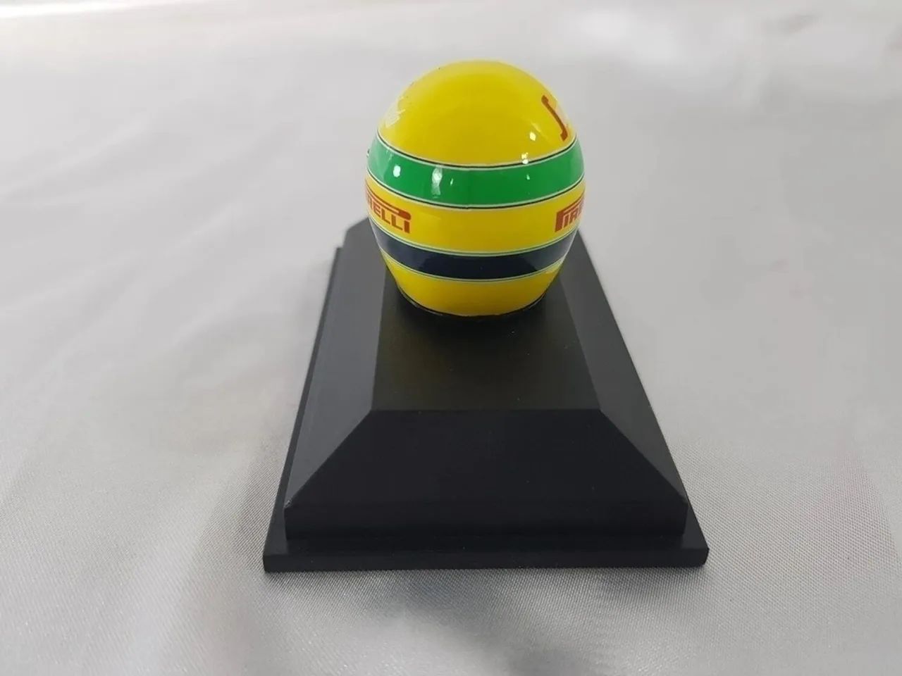 CAPACETE SENNA ´84 - MINICHAMPS 1:8 - Foto 4