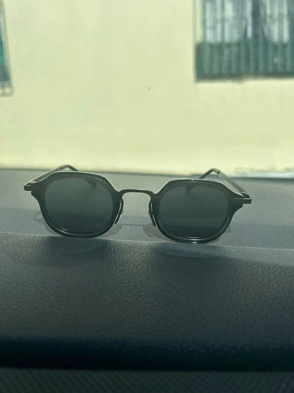 Óculos de Sol Modernos - Estilo e Proteção