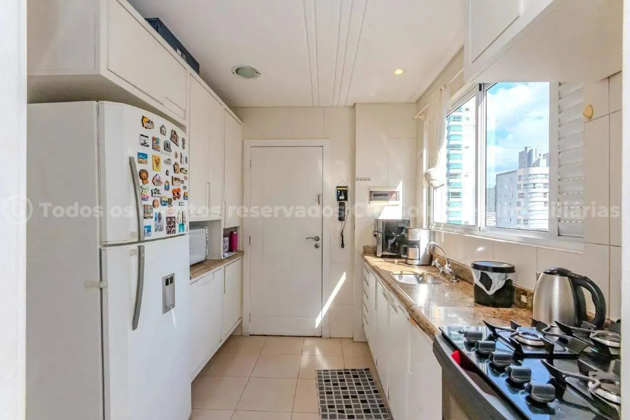 Apartamento à venda no Edifício Estrela do Mar Mobiliado com 03 Quartos no Centro de Balne - Foto 2