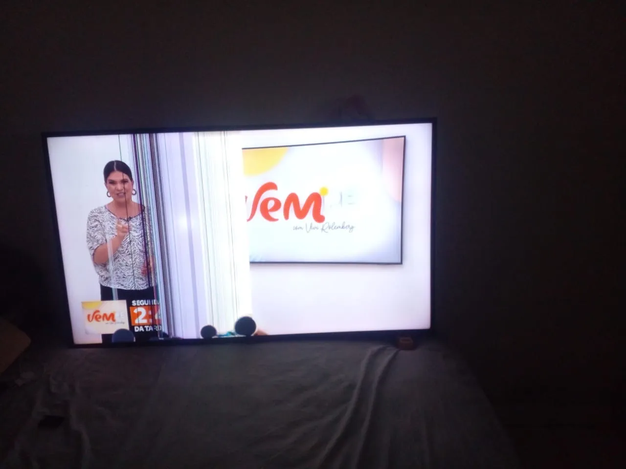 TV com Tela Danificada - Ideal para Peças