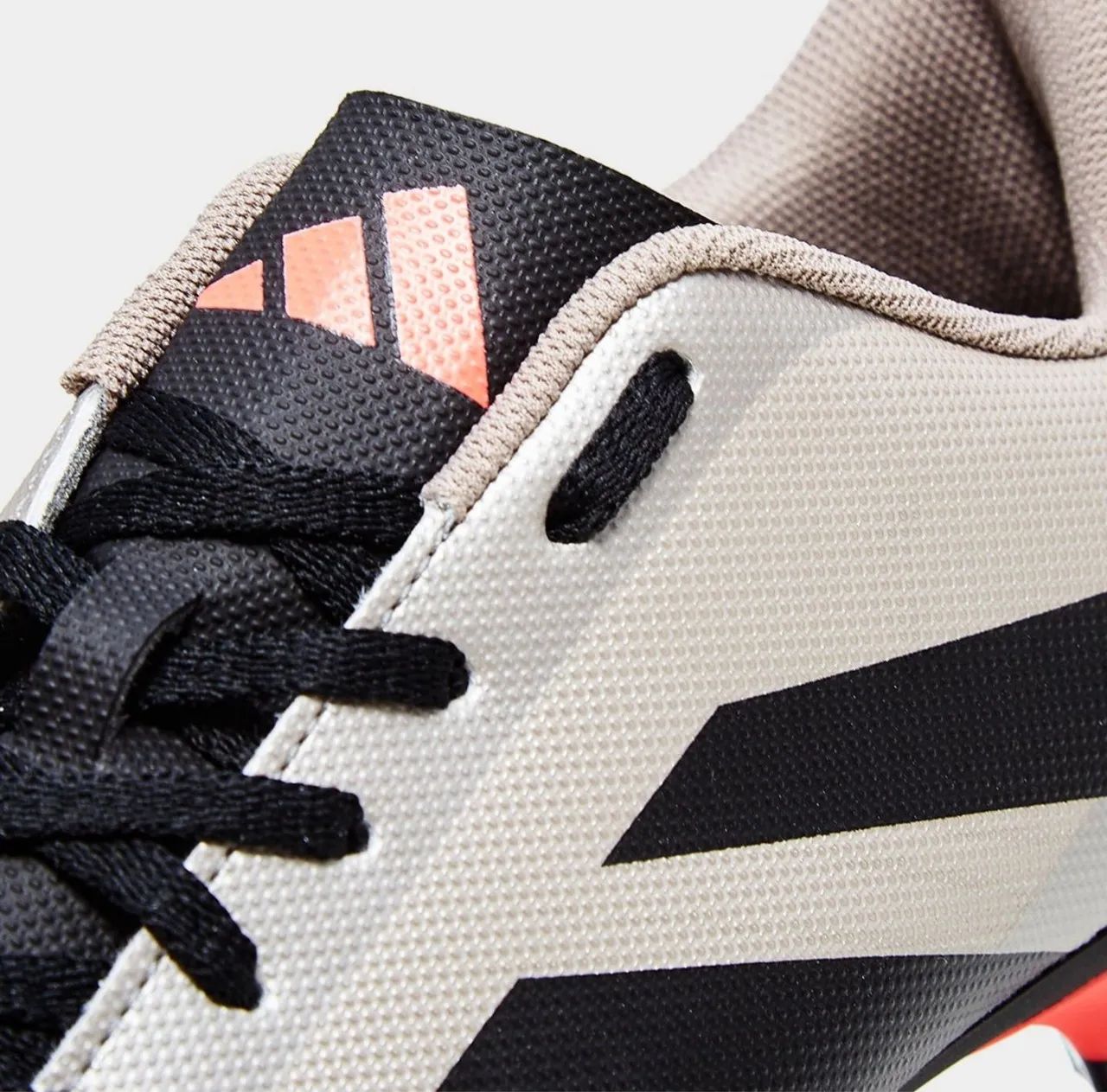 Chuteira da Adidas Predator tamanho 43 original  - Foto 4