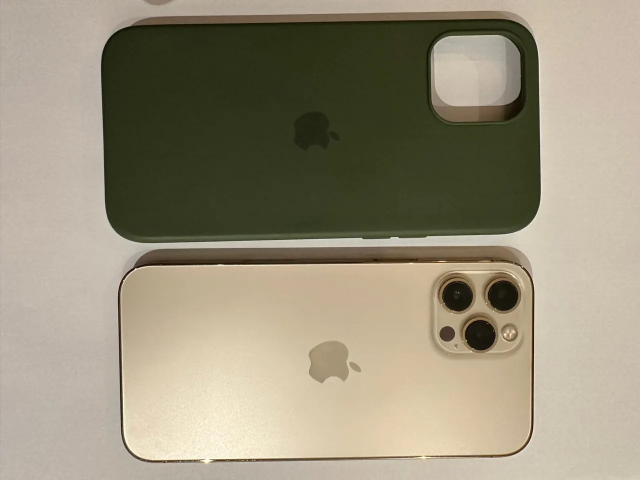 iPhone 12 pro Max dourado 256gb - Saúde da bateria: 77%