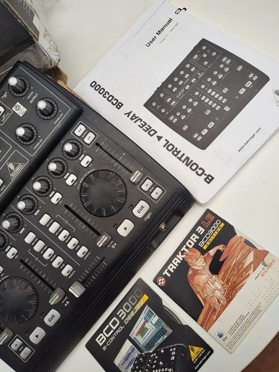 Mesa de DJ Behringer BCD3000 - Traktor LE - Foto 3